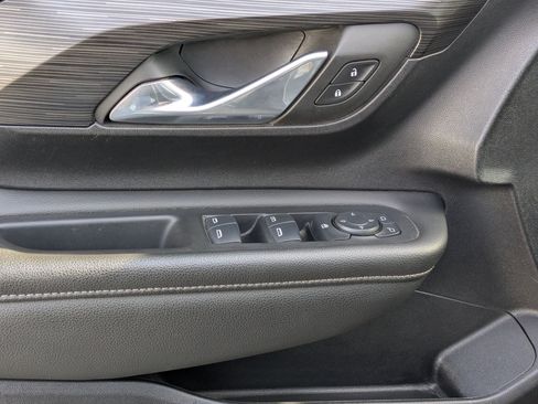 Used 2024 GMC Terrain SLE image 15