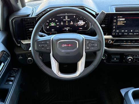 Used 2026 GMC Sierra 1500 SLE image 18