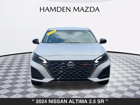 Used 2024 Nissan Altima 2.5 SR AWD/4WD image 9