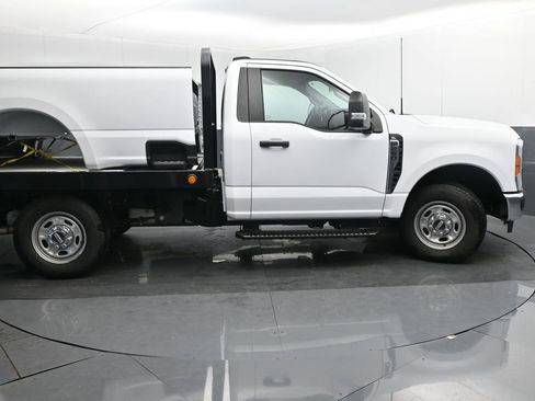 Used 2023 Ford F250 XL w/ XL Chrome Package image 6