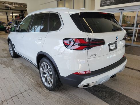 New 2026 BMW X5 xDrive40i w/ Premium Package image 5