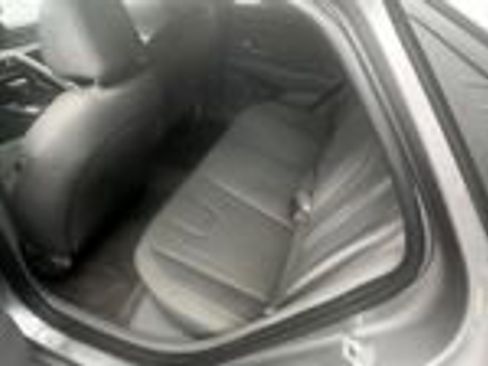 Used 2022 Hyundai Elantra SEL w/ Convenience + Premium Package FWD image 16