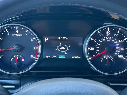 Used 2024 Kia Carnival EX FWD image 23