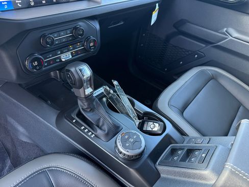 New 2025 Ford Bronco Outer Banks image 13