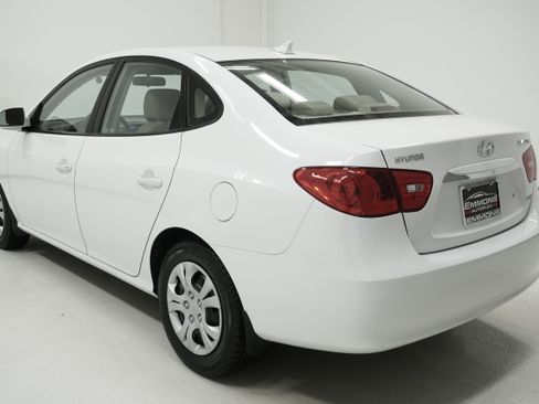 Used 2010 Hyundai Elantra GLS image 6