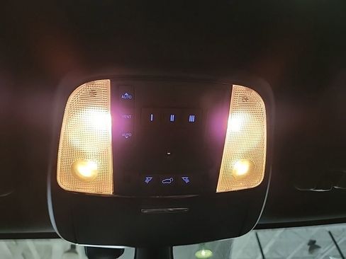 Used 2022 Dodge Durango GT image 37