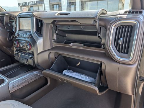 Used 2022 Chevrolet Silverado 3500 LTZ w/ LTZ Convenience Package AWD/4WD image 31