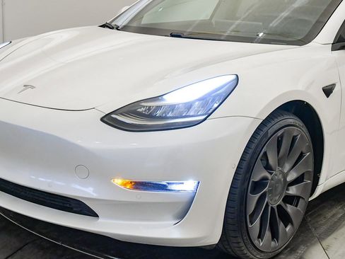 Used 2021 Tesla Model 3 Performance image 9