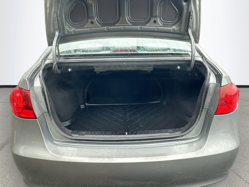 Used 2010 Hyundai Elantra SE FWD image 22