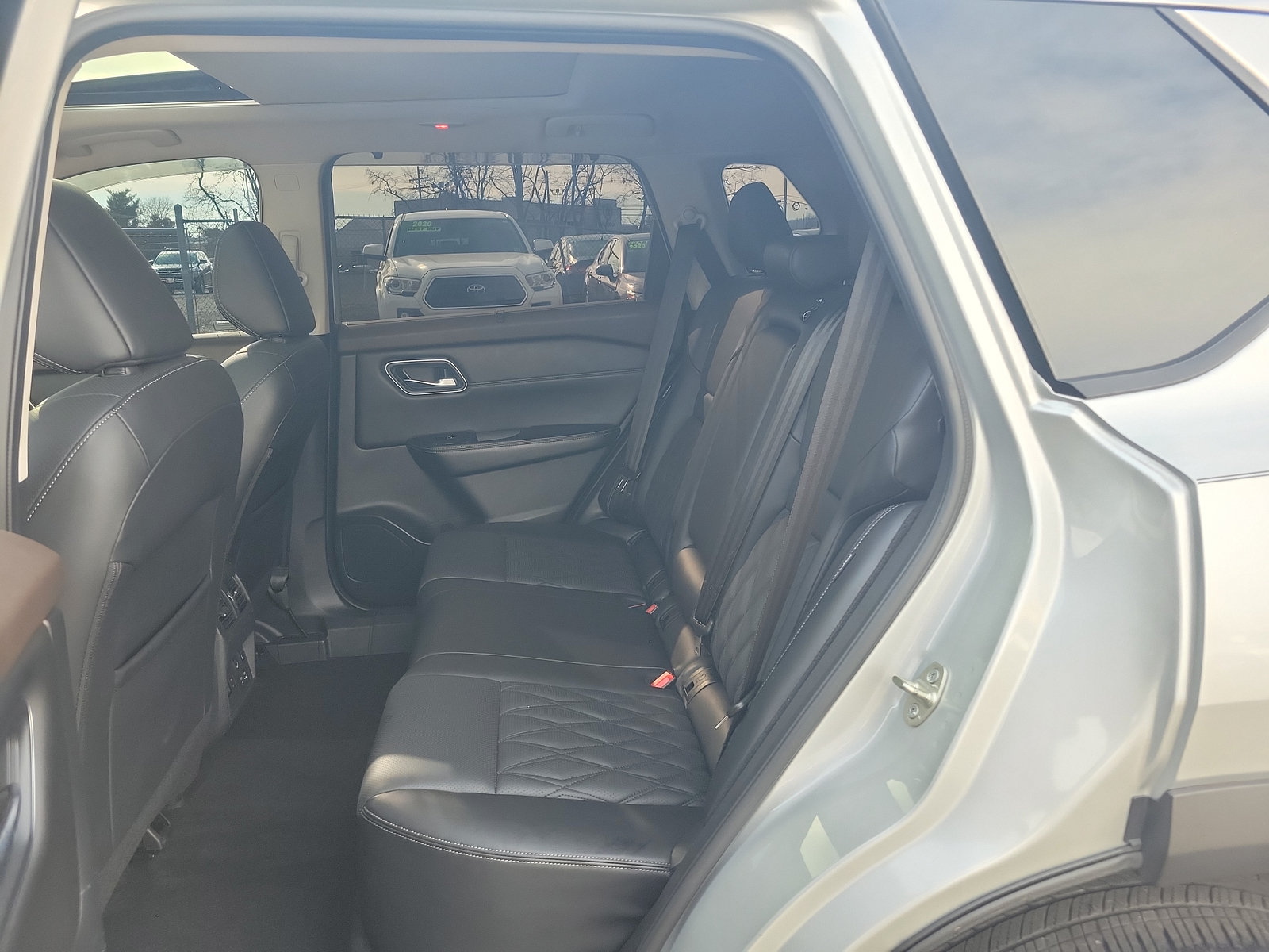 Used 2021 Nissan Rogue Platinum AWD/4WD image 10