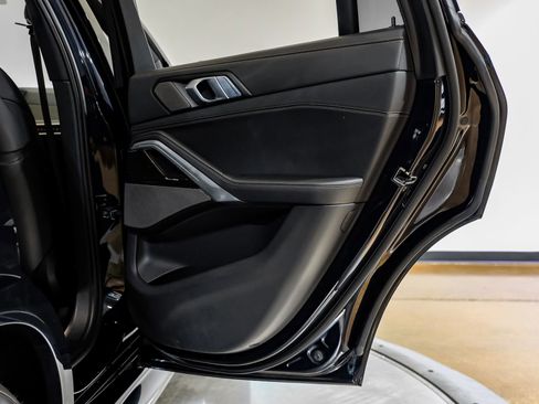 Used 2025 BMW X6 xDrive40i image 53