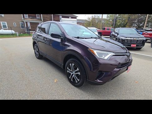Used 2018 Toyota RAV4 LE image 2