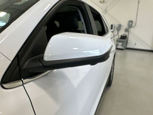 Used 2023 Chevrolet Equinox Premier image 16