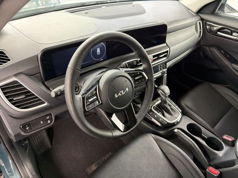 Used 2025 Kia Seltos EX w/ EX Sunroof Package AWD/4WD image 4