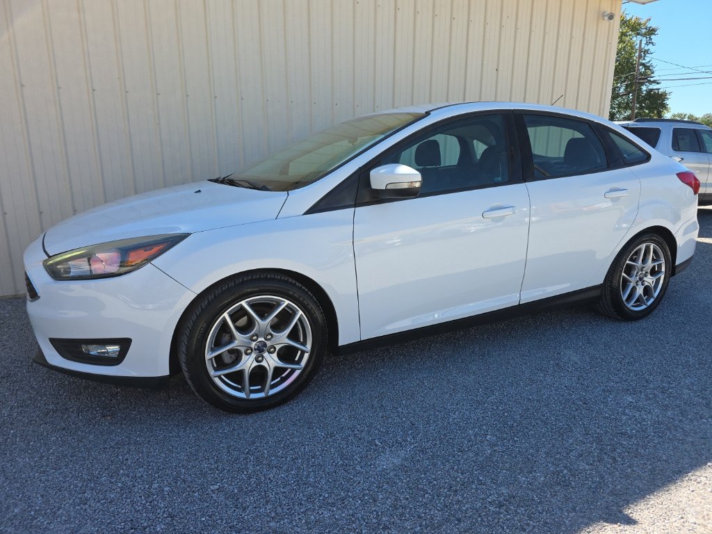 Used 2015 Ford Focus SE w/ Equipment Group 201A FWD image 10
