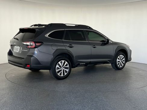 Used 2025 Subaru Outback Premium w/ Popular Package #1A image 3