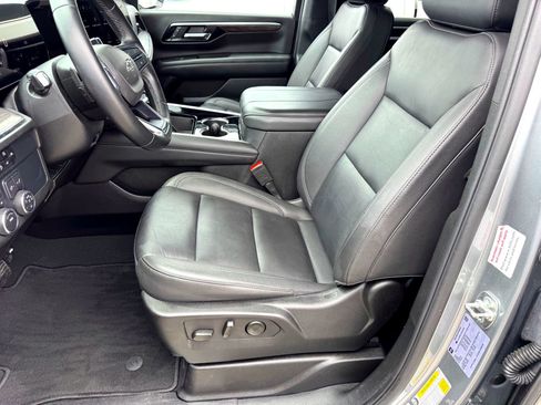 Used 2025 Chevrolet Tahoe Z71 AWD/4WD image 12