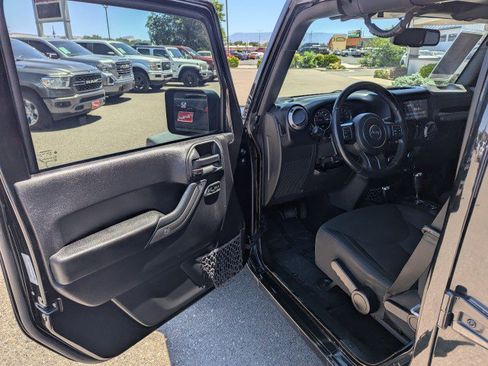 Used 2016 Jeep Wrangler Unlimited Sport w/ Quick Order Package 24S AWD/4WD image 8