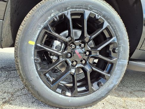 New 2026 GMC Yukon Elevation image 31