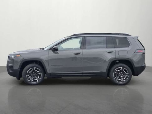 New 2026 Jeep Cherokee Laredo image 3