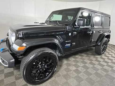 Used 2024 Jeep Wrangler Unlimited Sahara AWD/4WD image 6