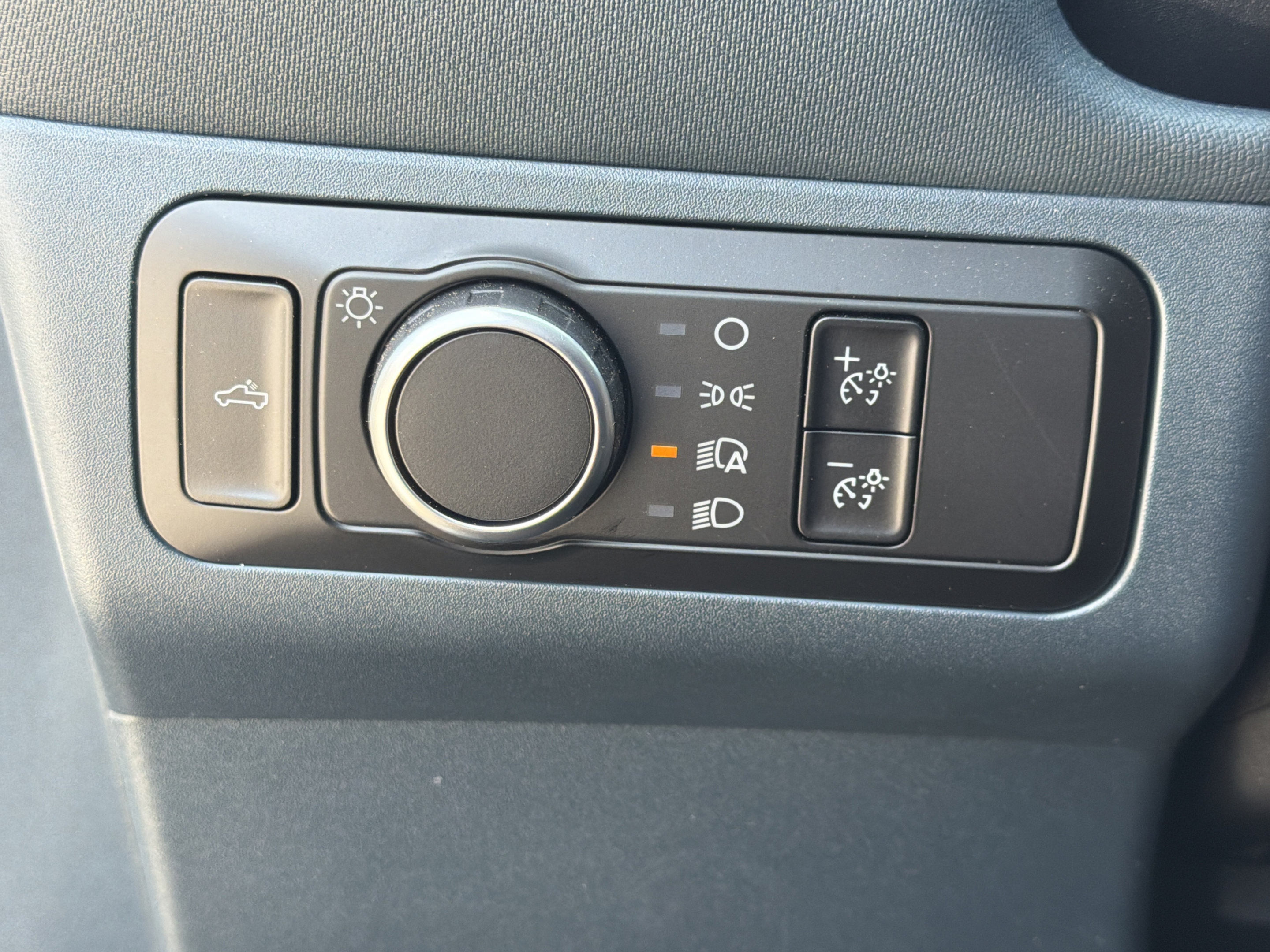 Used 2025 Ford Maverick Lariat AWD/4WD image 16