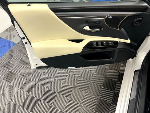 Used 2022 Lexus ES 350 Ultra Luxury image 5