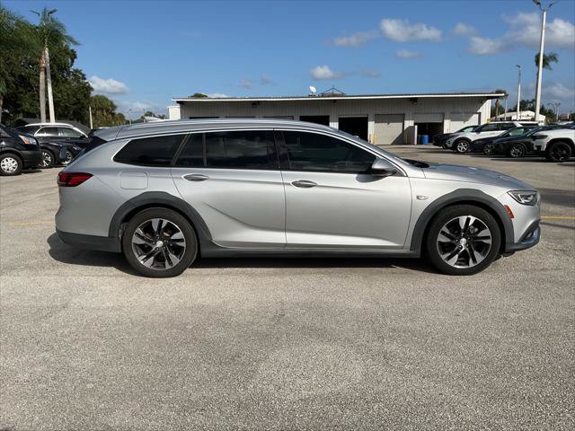 Used 2018 Buick Regal Preferred w/ Sights and Sounds Package AWD/4WD image 5