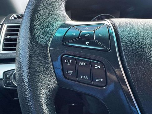 Used 2018 Ford Explorer Limited image 27
