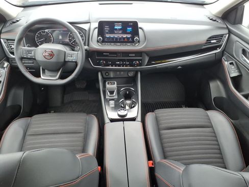 Used 2025 Nissan Rogue SV AWD/4WD image 8