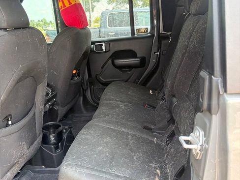 Used 2021 Jeep Gladiator Sport AWD/4WD image 6