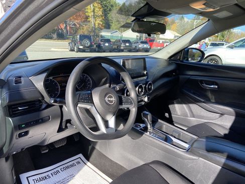 Used 2024 Nissan Sentra SV image 14