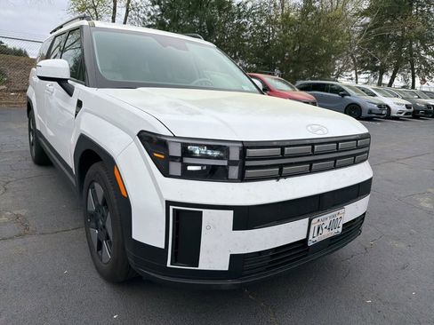 Used 2025 Hyundai Santa Fe SEL image 3