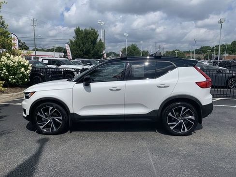 Used 2020 Volvo XC40 T5 R-Design w/ Protection Package Premier AWD/4WD image 5