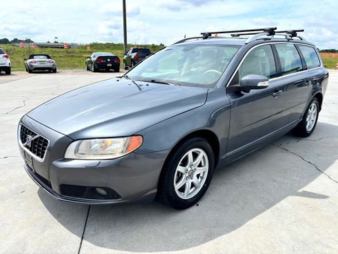 Used 2008 Volvo V70 image 8