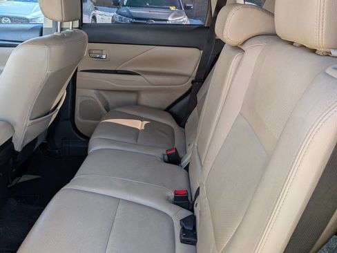 Used 2017 Mitsubishi Outlander SEL image 14