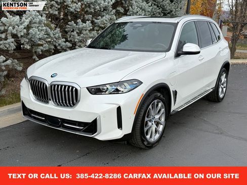 Used 2025 BMW X5 xDrive50e image 3