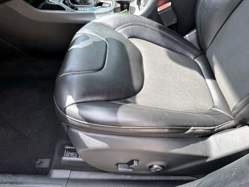 Used 2019 Jeep Cherokee Latitude Plus image 9