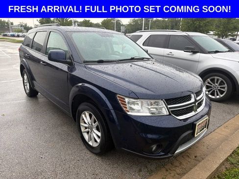 Used 2017 Dodge Journey SXT w/ Comfort/Convenience Group AWD/4WD image 2