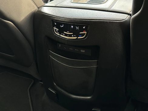 Used 2018 Cadillac Escalade ESV Premium Luxury AWD/4WD image 37