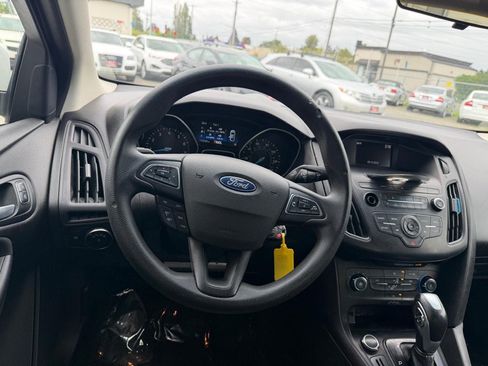 Used 2016 Ford Focus SE FWD image 13