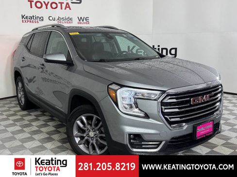 Used 2024 GMC Terrain SLT image 2
