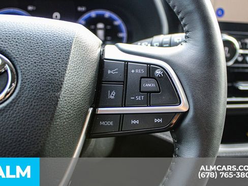 Used 2023 Toyota Highlander Limited image 30