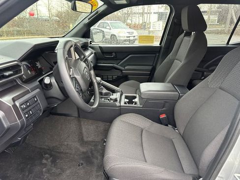 Certified 2025 Toyota 4Runner SR5 AWD/4WD image 29