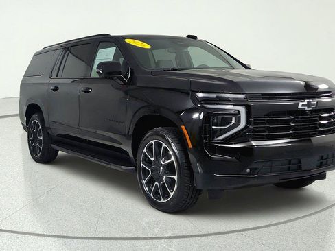 New 2026 Chevrolet Suburban RST w/ Comfort Package AWD/4WD image 1