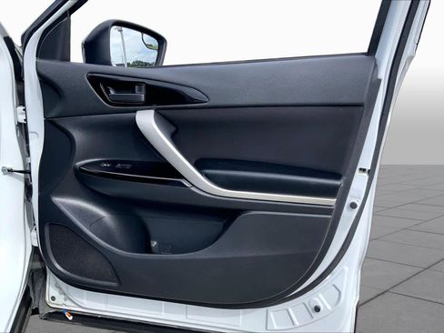 Used 2022 Mitsubishi Eclipse Cross LE FWD image 23