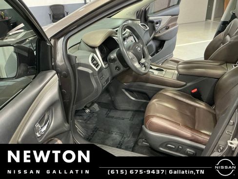 Used 2017 Nissan Murano Platinum w/ Platinum Technology Package FWD image 3