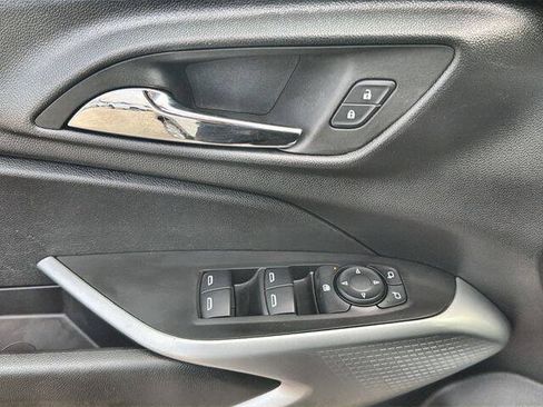 Used 2024 Chevrolet Trax LS FWD image 21
