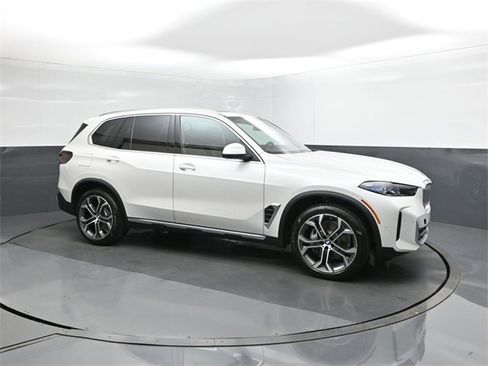 New 2026 BMW X5 sDrive40i image 17