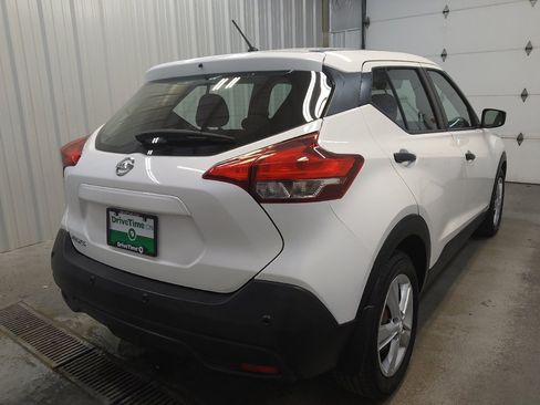 Used 2020 Nissan Kicks S FWD image 9